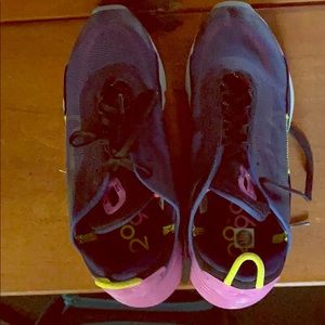 Size 9 Nike Air Max 2090 Women’s Shoe
